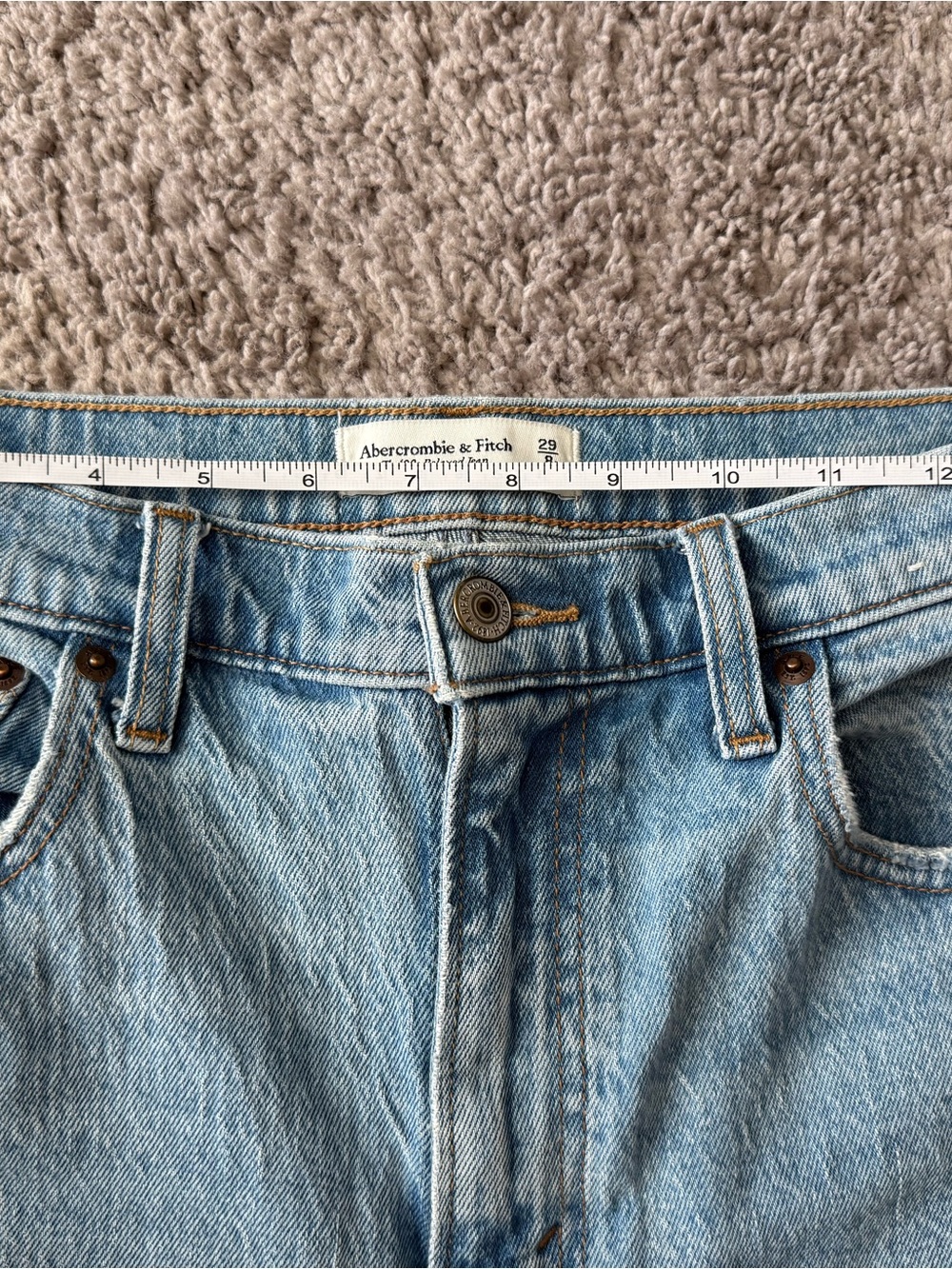 90’s relaxed Abercrombie & Fitch Light Wash Straight-Leg Jeans - Picture 2 of 4